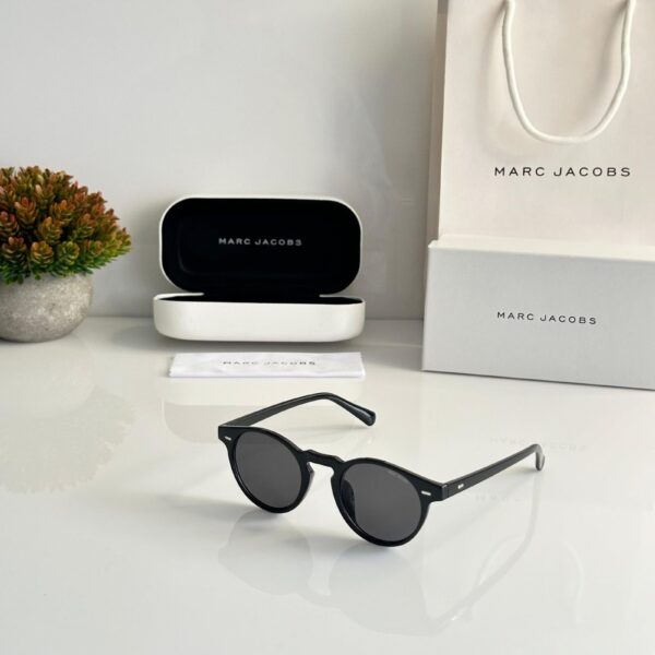 Marc Jacobs Black