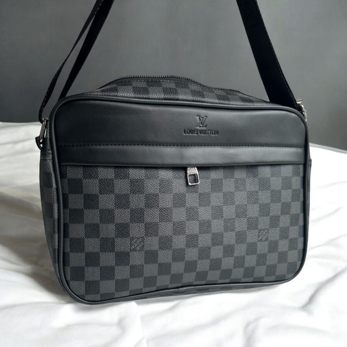 LOUIS VUITTON MENS SIDE BAG - Image 2