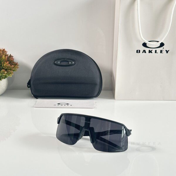 Oakley_9463_Black