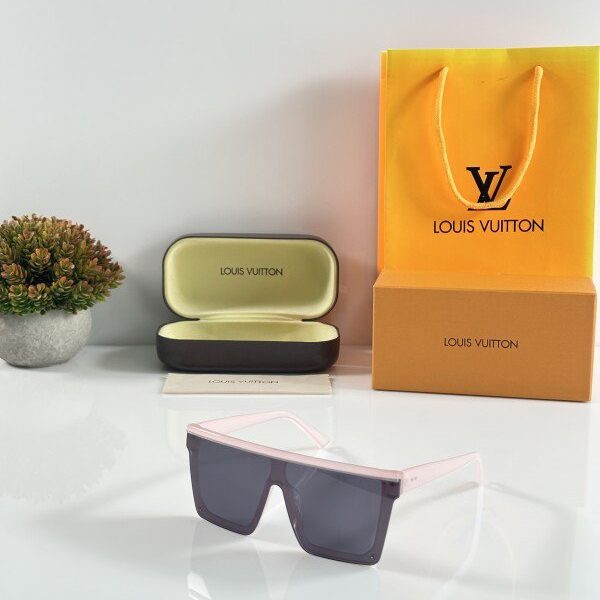 Louis_Vuitton_312_Pink_Black