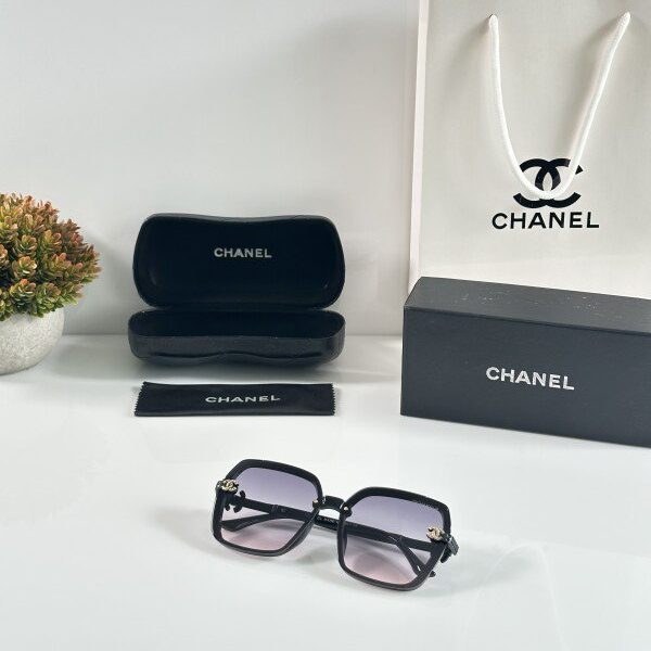 Chanel_WMNS_8268_Black_Pink_DC