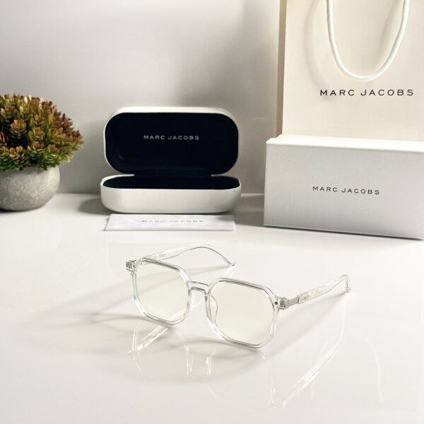 Marc Jacobs 301 Water Day