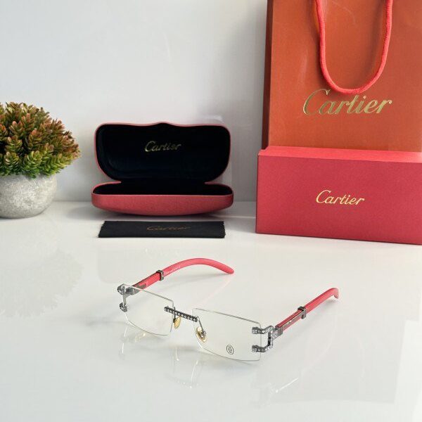 Cartier_0711_Gun_Red_Frame