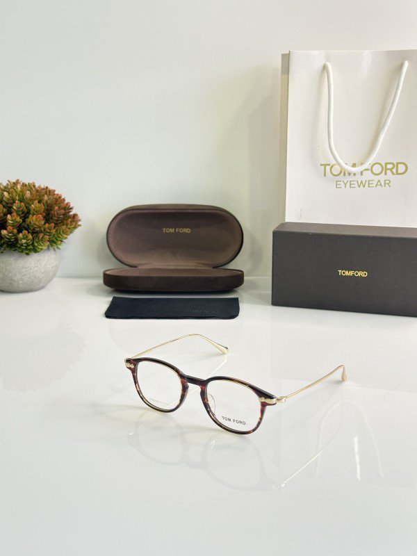 1000145244.jpg Tomford 5305 Gold Tiger Frame - Image 1