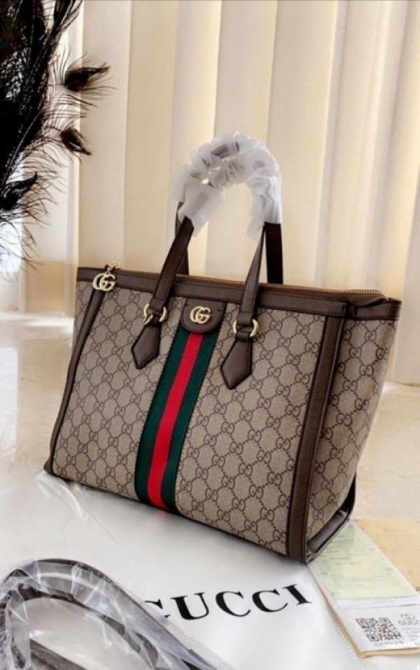 1cea96a8-35fb-4854-8d36-ef23d46bf9ff.jpeg Gucci Ophidia GG Medium Tote Bag.. - Image 1