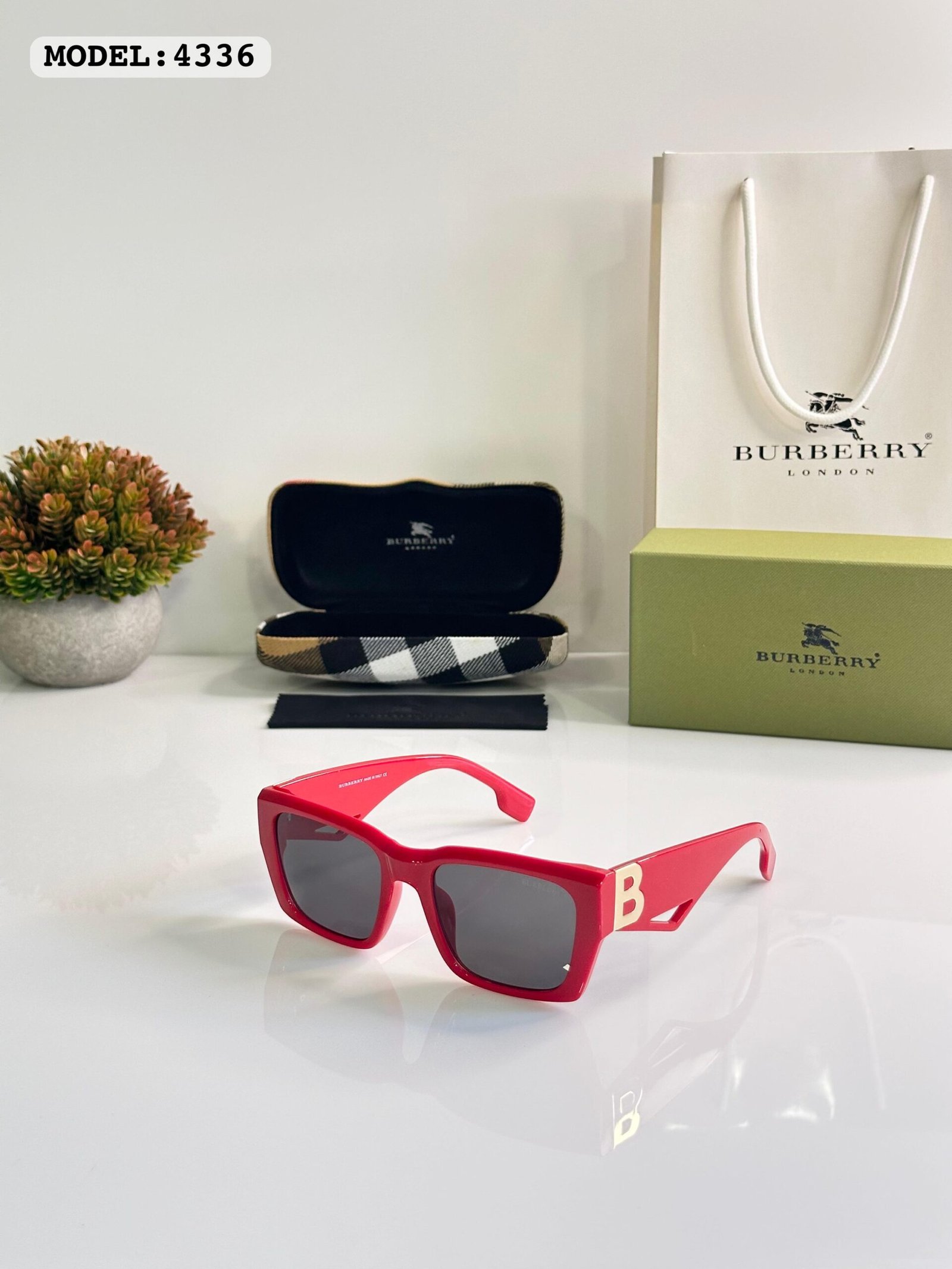 2066a9f6-e9d4-4e35-ac47-7c395dea422e-scaled-1.jpeg Burberry Red Black - Image 1