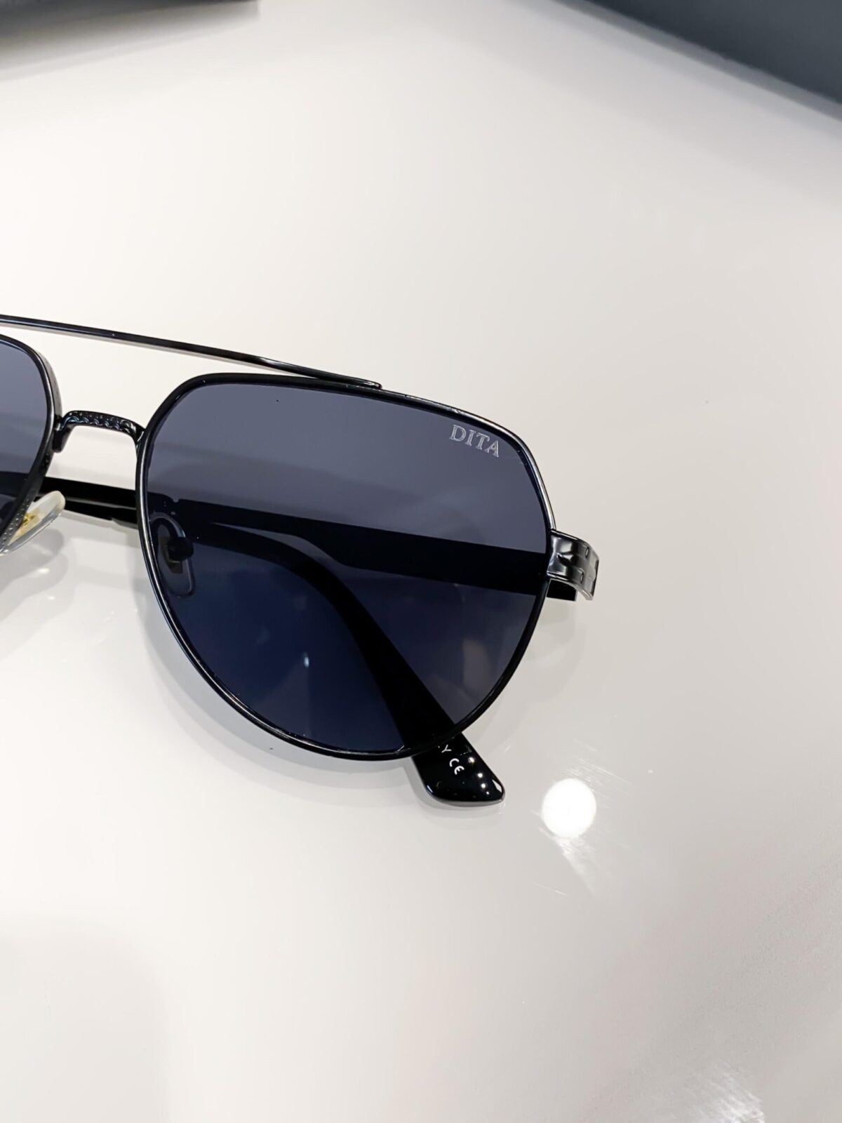 Dita Full Black - Image 4