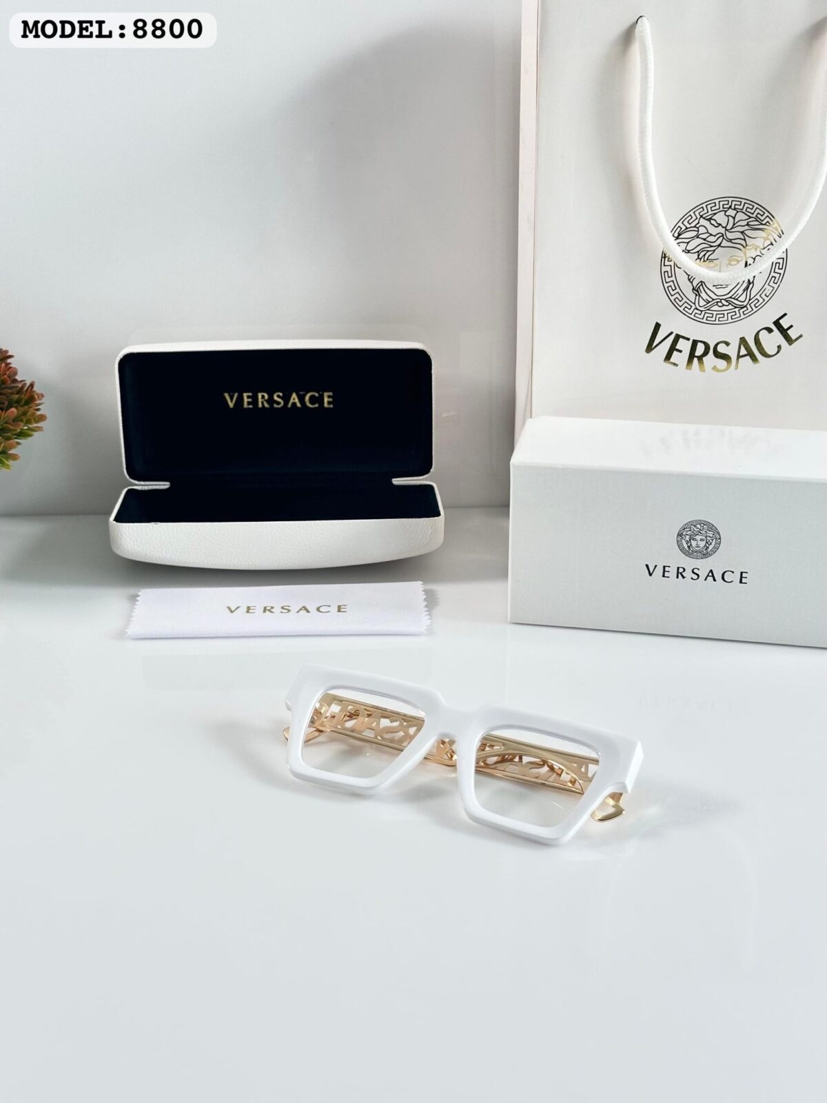 Versace - Image 2