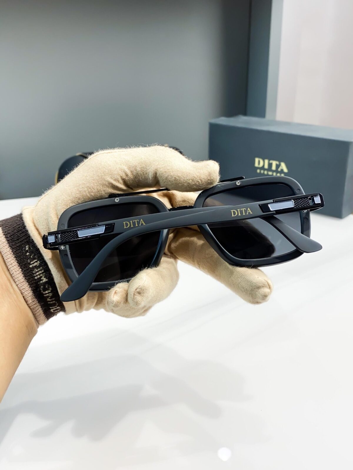 Dita Full Black - Image 4