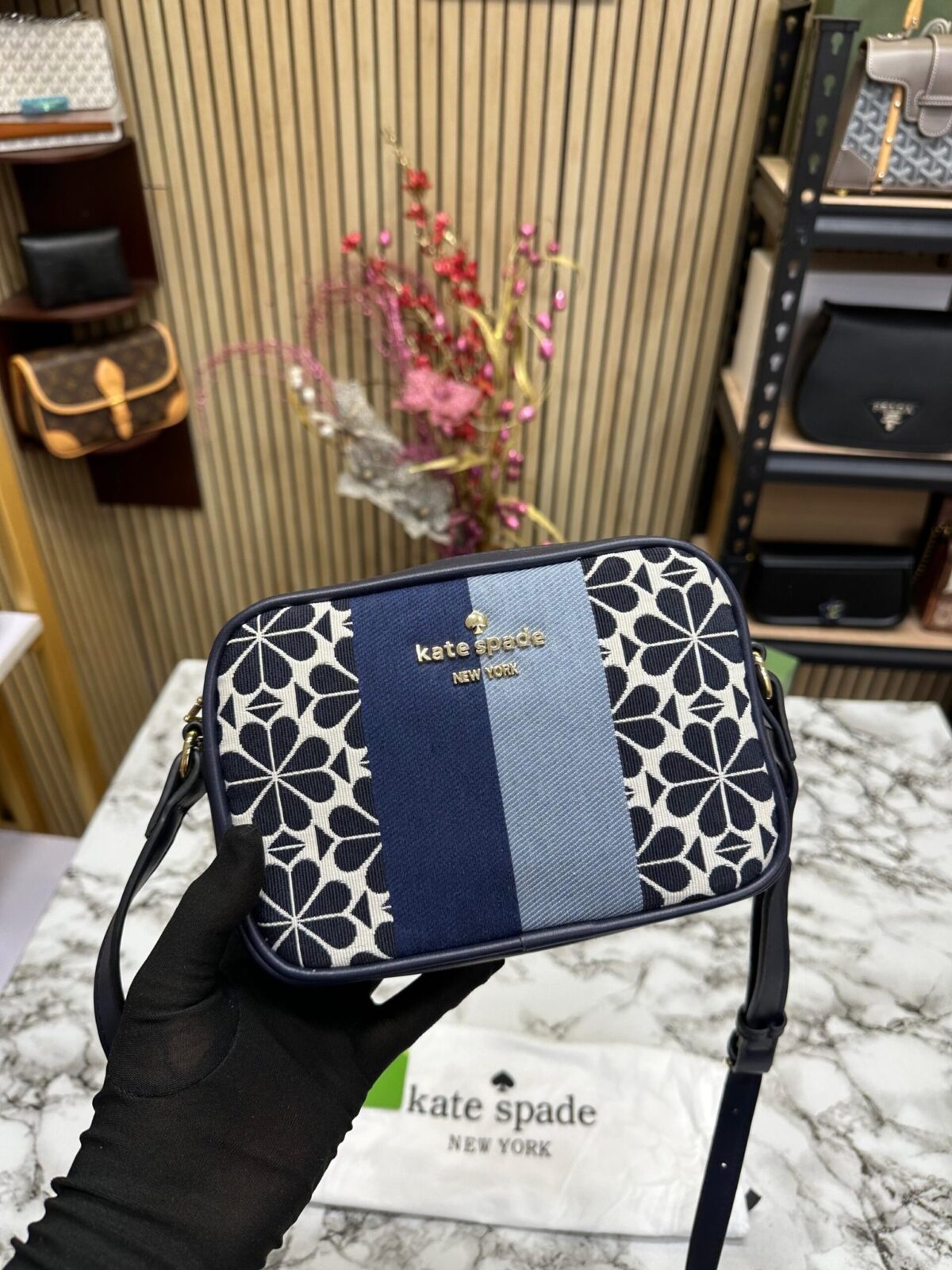 KATE SPADE FLOWER JACQUARD STRIPS MULTI COLOUR CROSSBODY BAG - Image 2