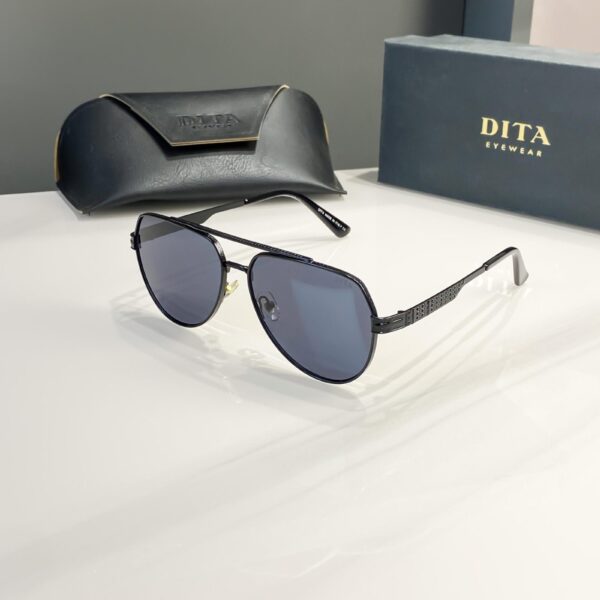 Dita Full Black