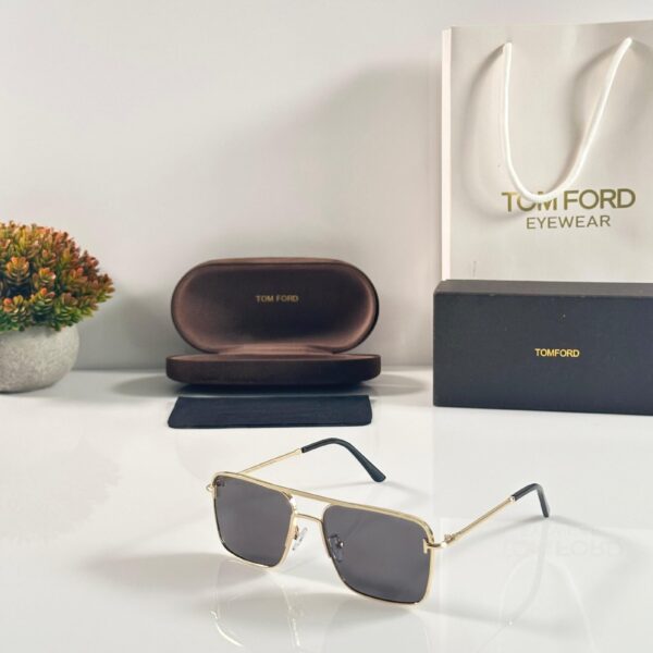 Tomford Gold Black
