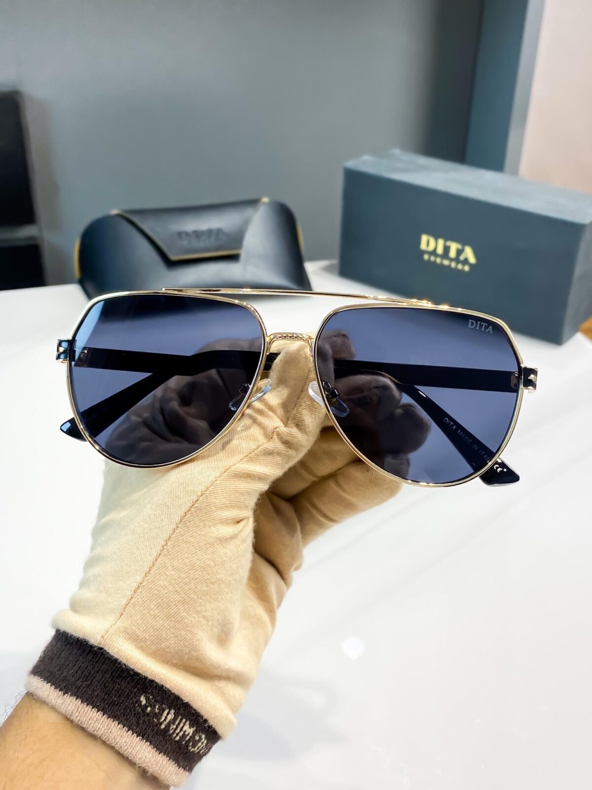 Dita Gold Black - Image 3