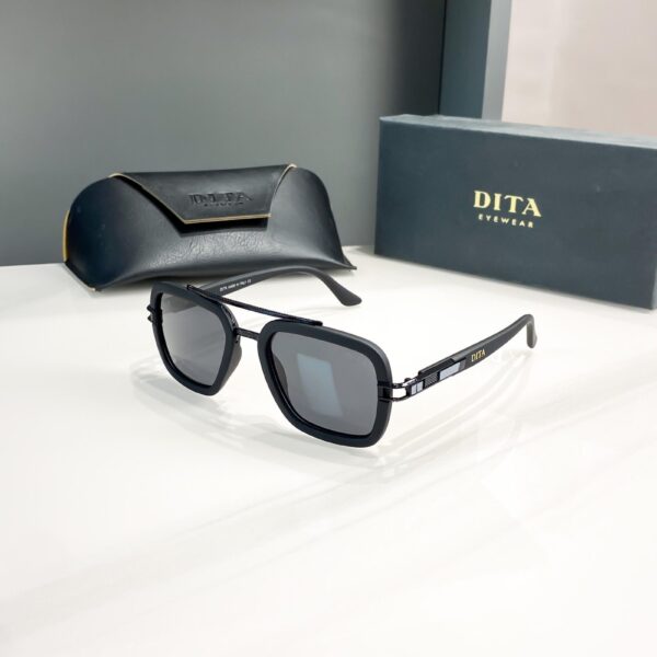 Dita Full Black