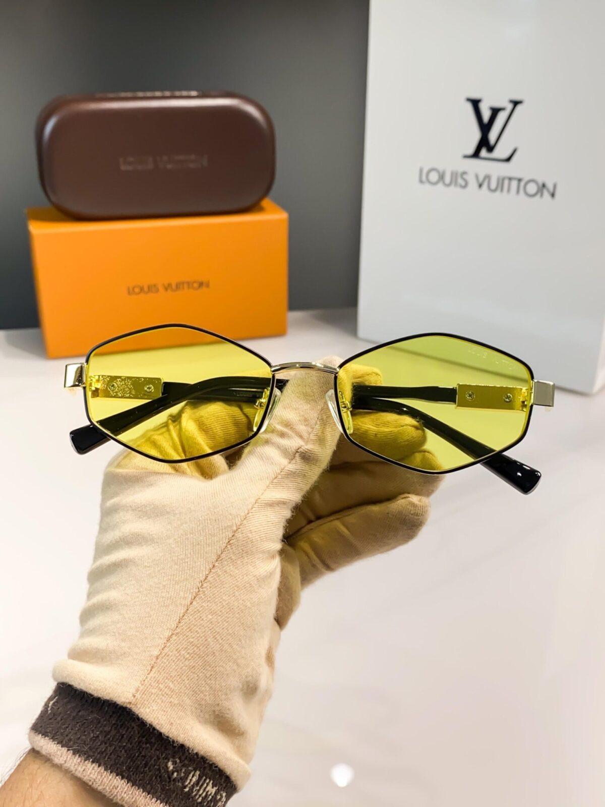 Louis Vuitton yellow - Image 5