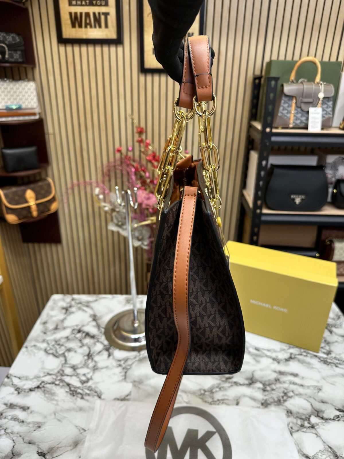 MICHAEL KORS ACRON CYNTHIA HANDBAG - Image 5