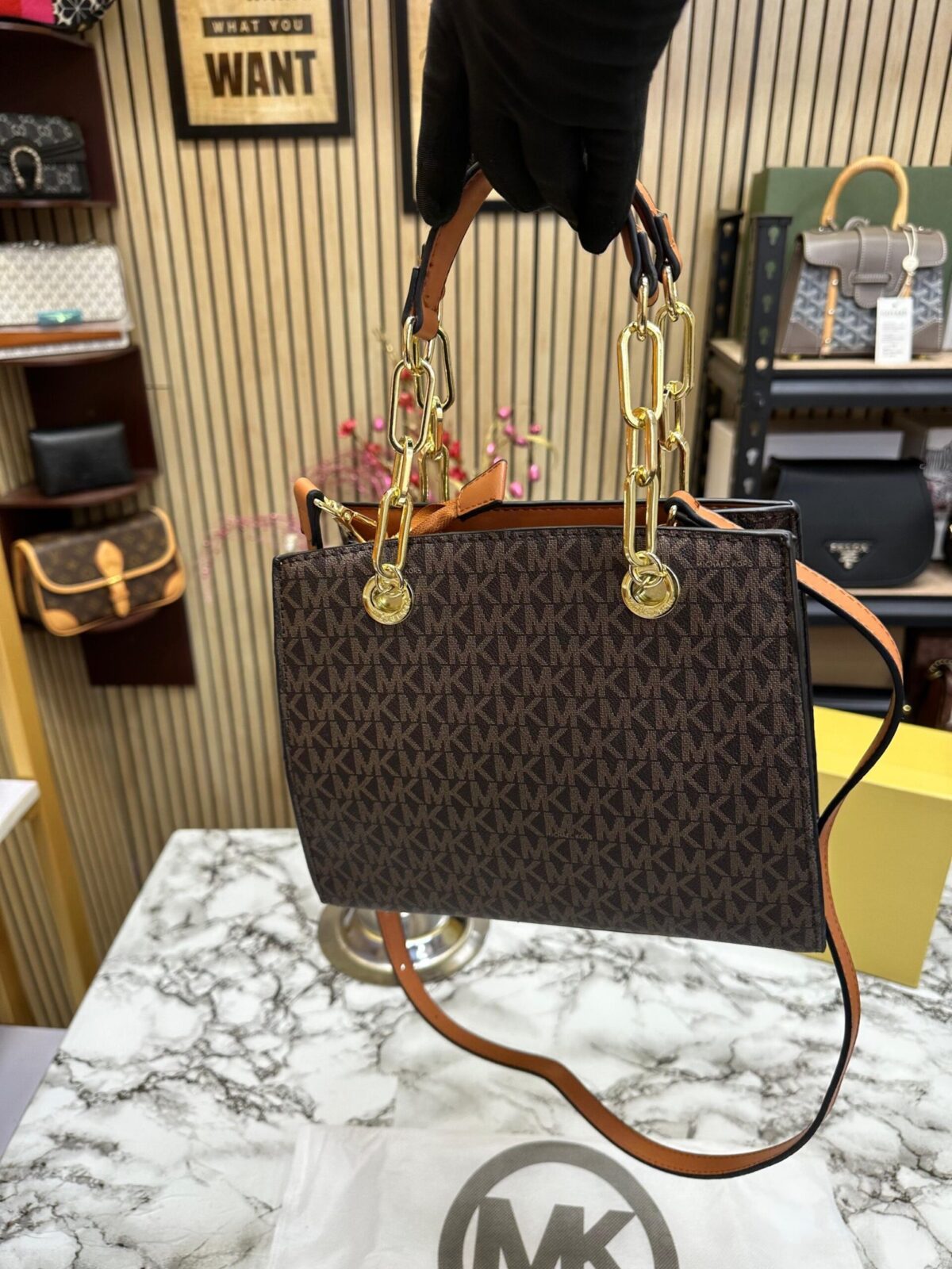 MICHAEL KORS ACRON CYNTHIA HANDBAG - Image 6