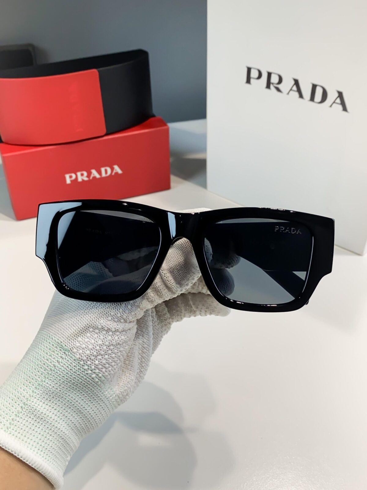 Prada - Image 3