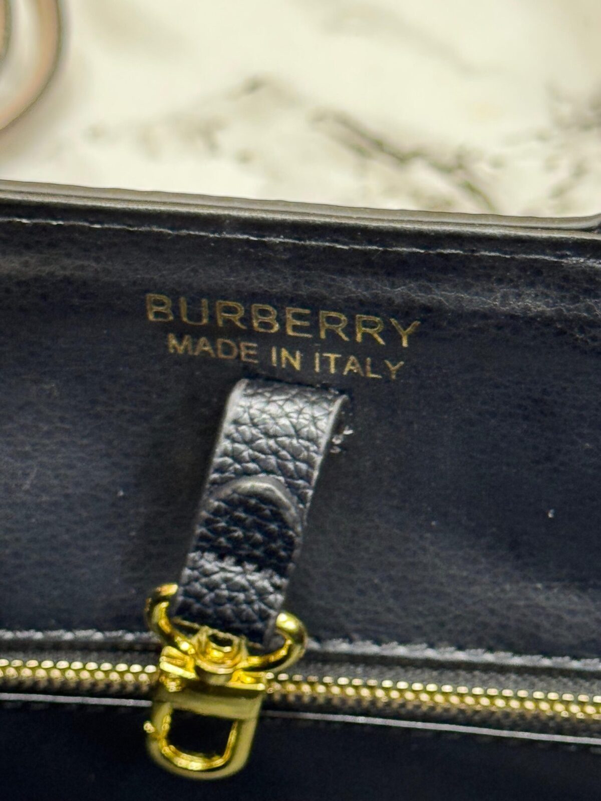 BURBERRY FRANSIS PREMIUM TOTE BAG WITH DUST BAG ✔️🤩 - Image 5