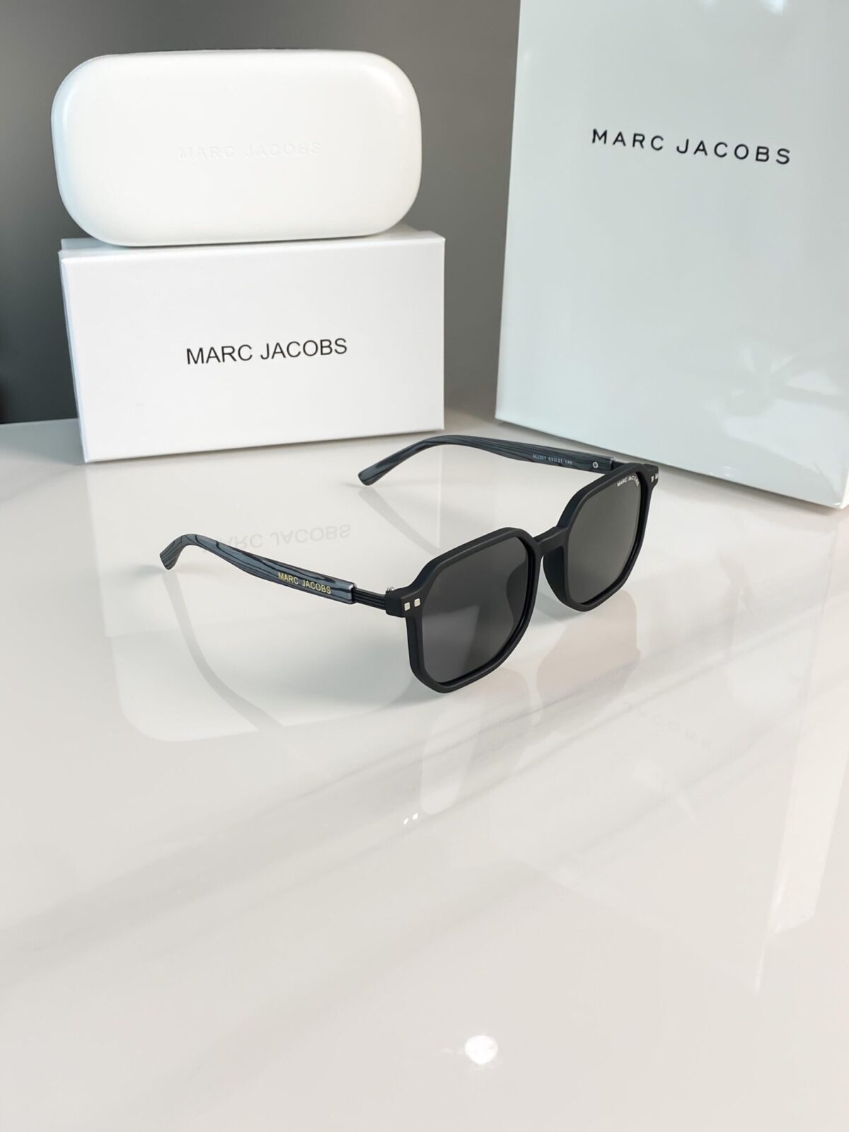 MARC JACOBS GREY BLACK 300 😍🔥 - Image 2