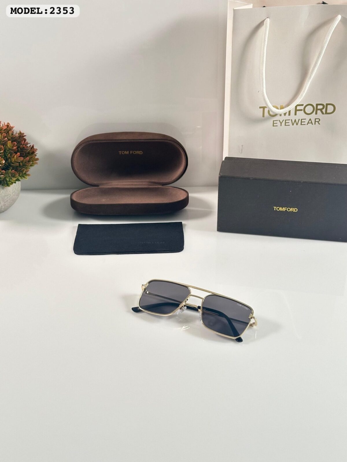 Tomford Gold Black - Image 3