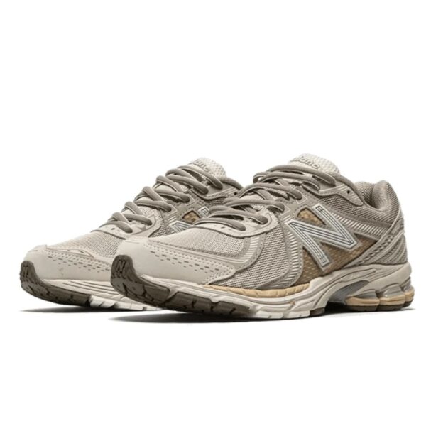 New Balance 860 V2 Mars