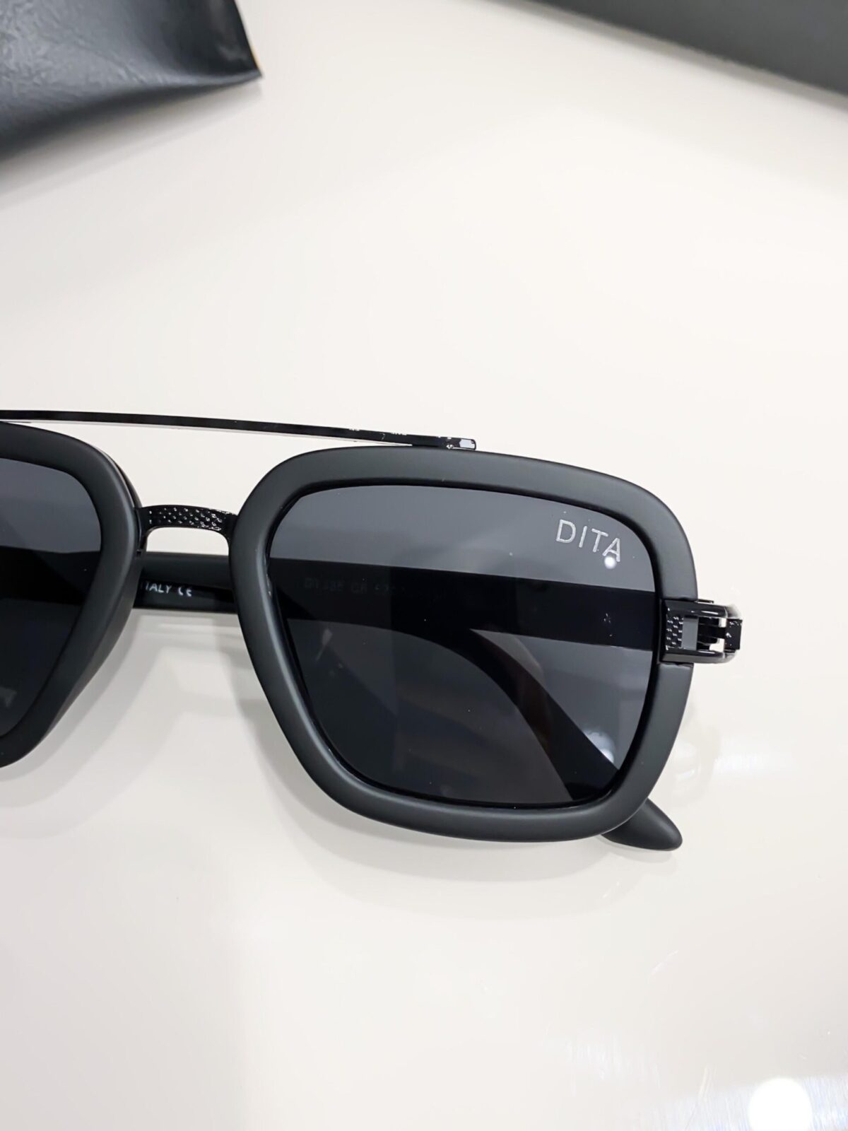 Dita Full Black - Image 5