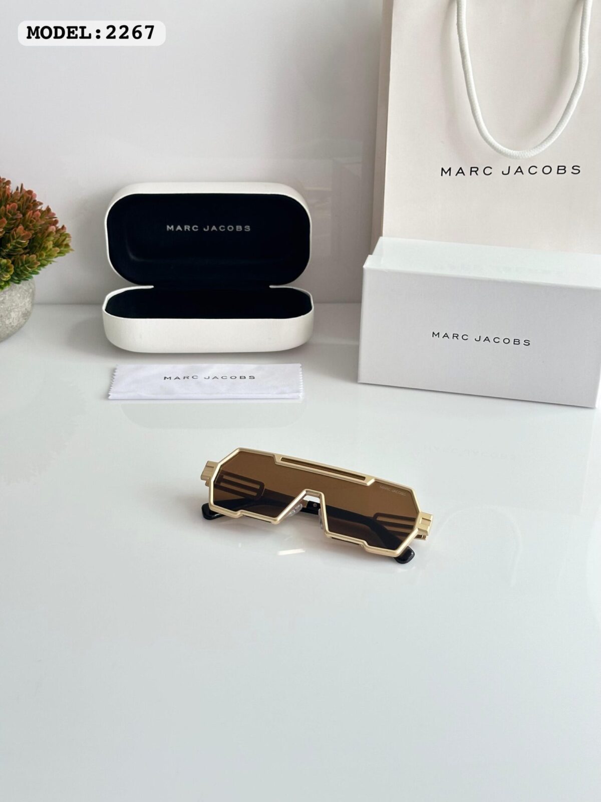 Marc Jacobs Gold Brown - Image 2