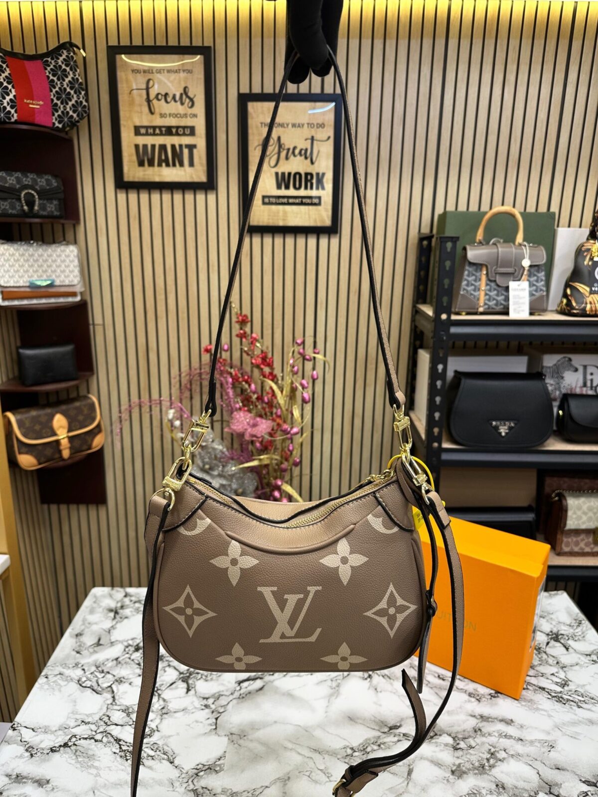 LOUIS VUITTON BICOLOR MONOGRAM EMPREINTE - Image 2