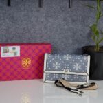 Tory Burch T Monogram Shoulder Bag With Adjustable Strap With OG Box & Dust Bag (White - 618) - Image 4