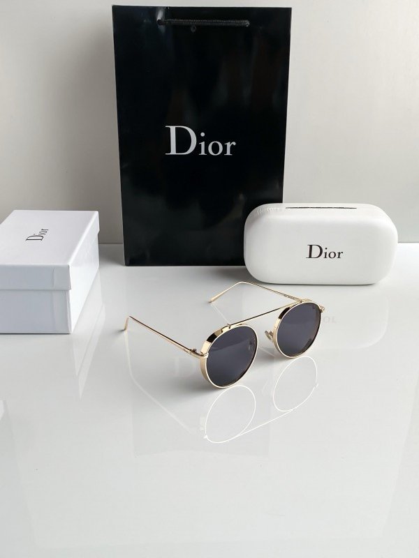 img_4780.jpeg Dior - Image 1