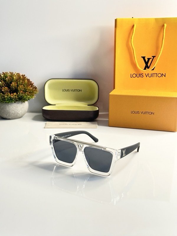 img_4792.jpeg Louis Vuitton Water Black - Image 1