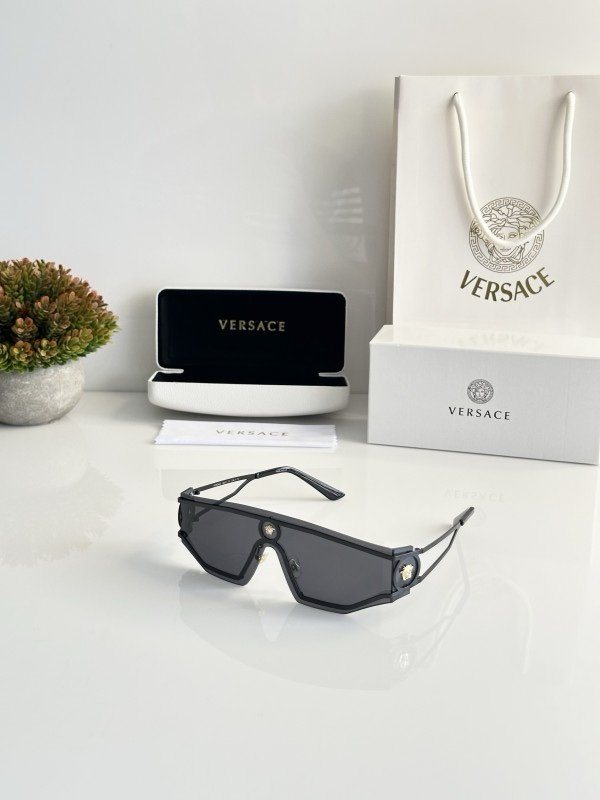 img_4809.jpeg Versace Black - Image 1