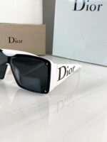 Dior White 7812 - Image 2