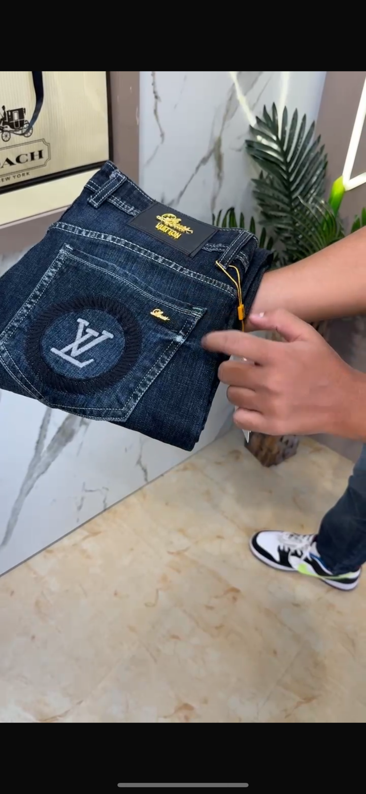 Louis Vuitton Jeans - Image 4
