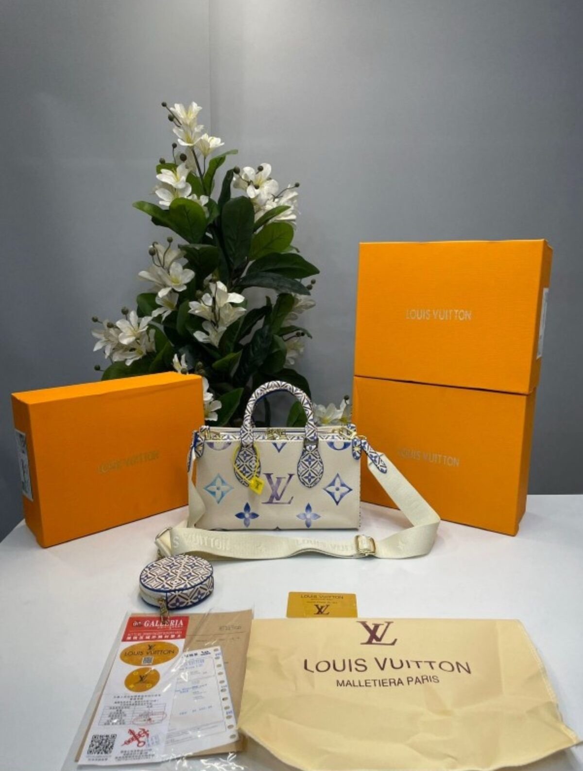 Louis Vuitton OnTheGo East West Pouch - Image 3