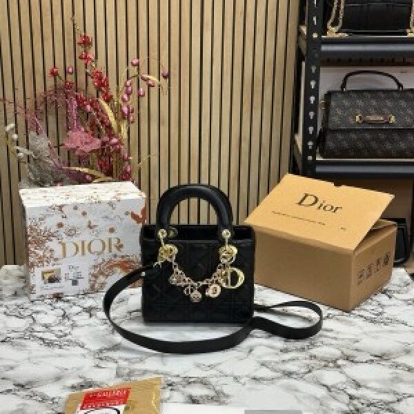 CHRISTIAN DIOR LADY MAT FINISH WITH OG BOX AND DUST BAG PREMIUM QUALITY (BLACK)